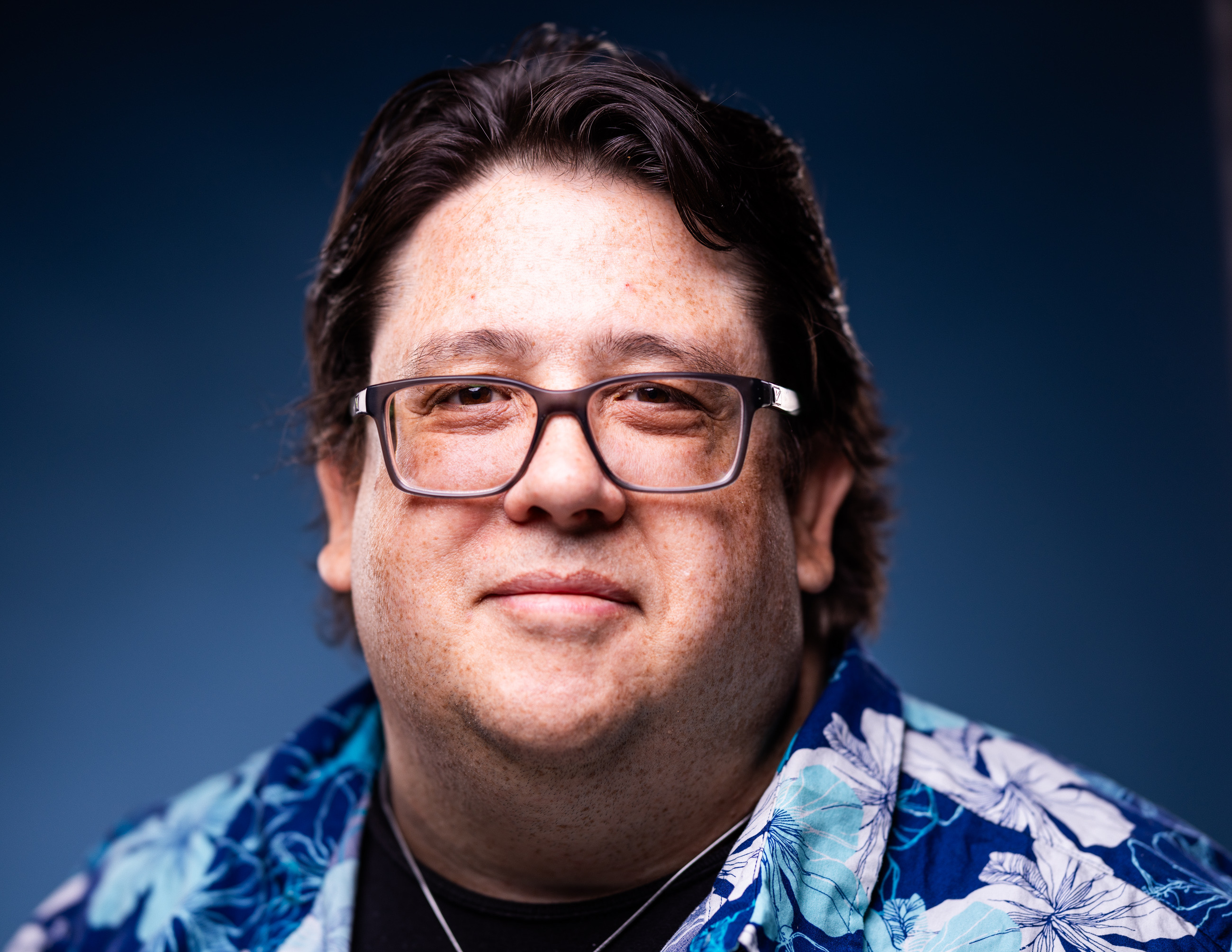 Photo of Matt-Synth wearing an Hawaii